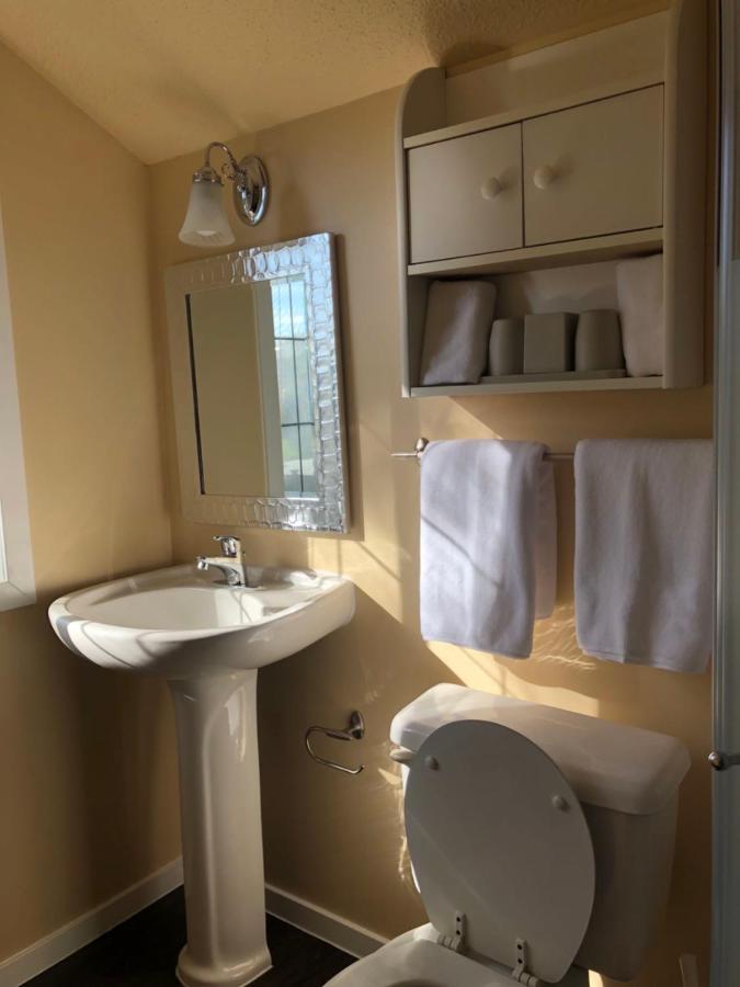 Jason House - Immaculate Suites In A Quiet Seaside Neighbourhood Near Uvic Βικτώρια Εξωτερικό φωτογραφία